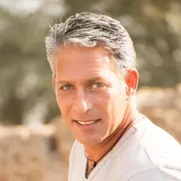 Portrait of Elad Koren
