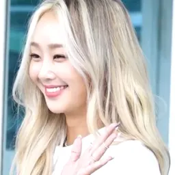 Portrait of Hyolyn