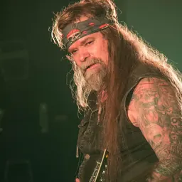 Portrait of Chris Holmes