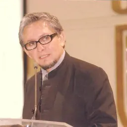 Portrait of Gerardo Solís Gómez