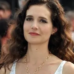 Portrait of Chloé Lambert