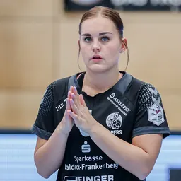 Portrait of Anouk Nieuwenweg