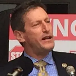 Portrait of Andrew Zwicker