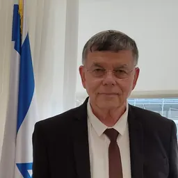 Portrait of Shevach Stern