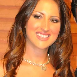 Portrait of Lizz Tayler