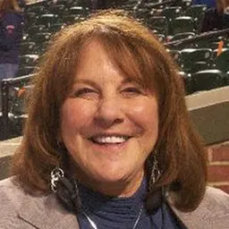 Portrait of Suzyn Waldman