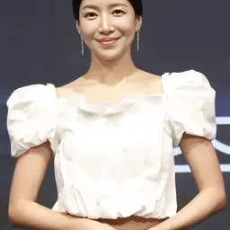 Portrait of Yoon Se-ah