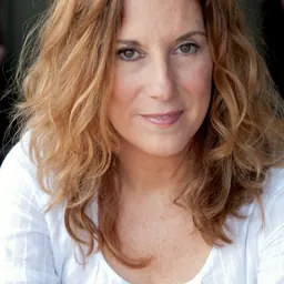 Portrait of Leigh Hennessy