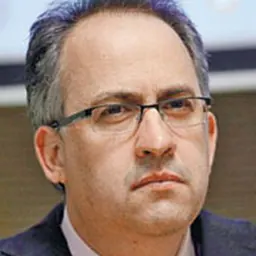 Portrait of Guy Rolnik