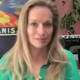 Portrait of Alexis Bloom
