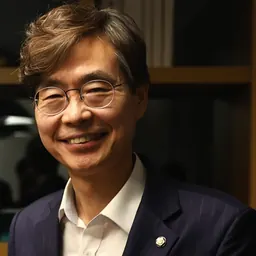 Portrait of Cho Kyoung-tae