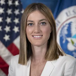Portrait of Samantha Vinograd
