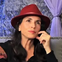 Portrait of Tasia Valenza