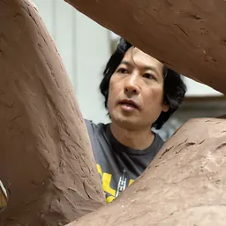 Portrait of Tom Tsuchiya