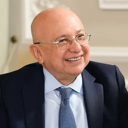 Portrait of Luis Eduardo Montealegre