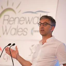 Portrait of Richard Wyn Jones