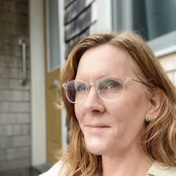Portrait of Shannon Lee Dawdy