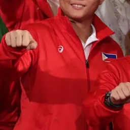 Portrait of Kirstie Alora