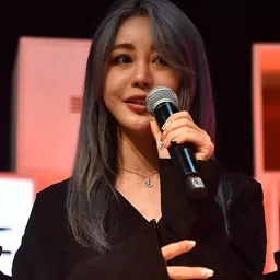 Portrait of Wendy Ayche