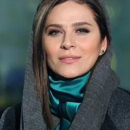 Portrait of Sahar Dolatshahi