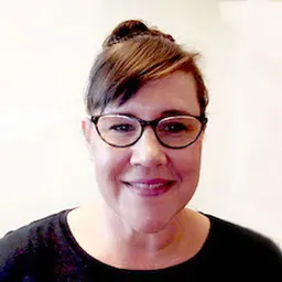 Portrait of Betsy DiSalvo