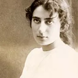 Portrait of Rachel Bluwstein
