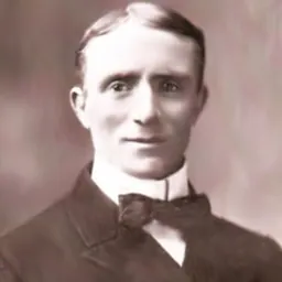 Portrait of Tom Leamore
