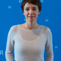 Portrait of Julia Koschitz