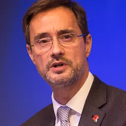 Portrait of Robin Niblett