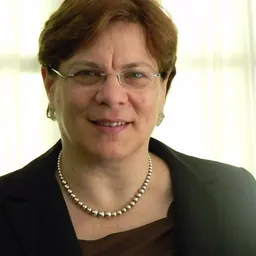 Portrait of Lauren Benton