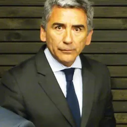Portrait of Carlos Peña González