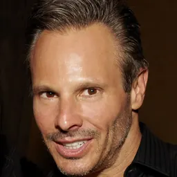 Portrait of Steven Hirsch