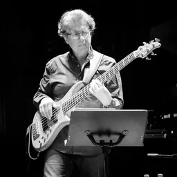 Portrait of Tim Landers