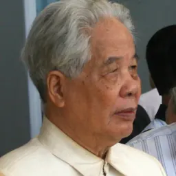Portrait of Do Muoi