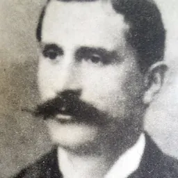 Portrait of Loni Logori