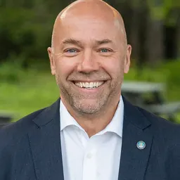 Portrait of Andy Fillmore