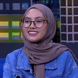Portrait of Feby Putri