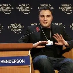 Portrait of Nick Henderson