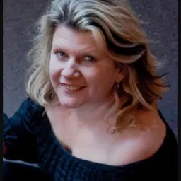 Portrait of Tracey Moore