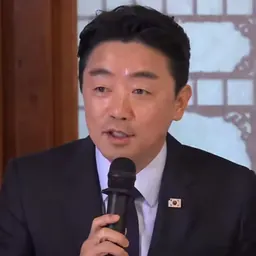 Portrait of Kang Hoon-sik