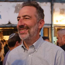 Portrait of Saul Singer