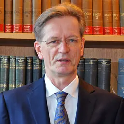 Portrait of Andrew Henshaw