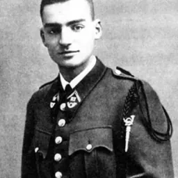 Portrait of Tom Morel