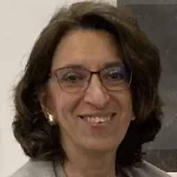 Portrait of Nancy Lenoil