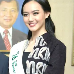 Portrait of Felicia Hwang