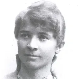 Portrait of Minda Ramm