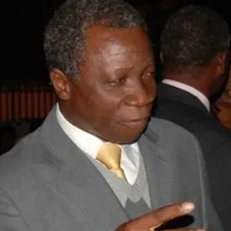 Portrait of Mike Mulongoti