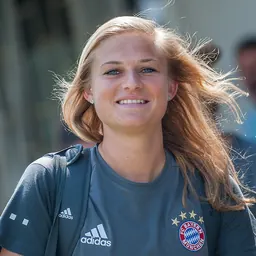 Portrait of Carina Wenninger