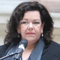 Portrait of Karen Pierce