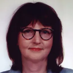 Portrait of Edith de Leeuw